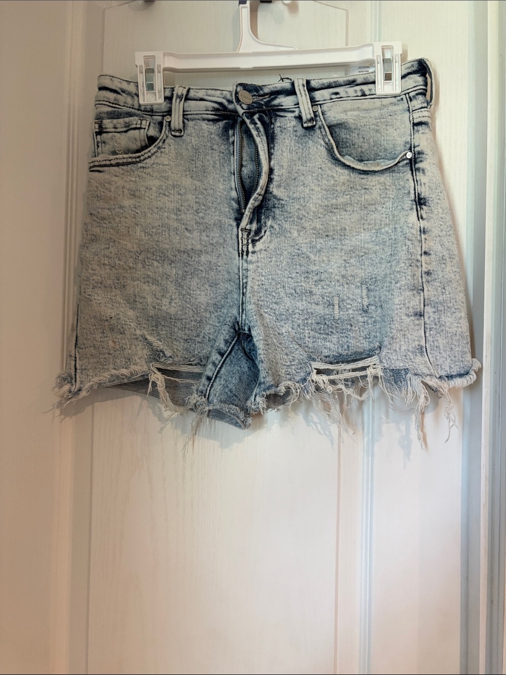 High-Rise Acid Wash Frayed Hem Women's Denim Shorts - Light Grey